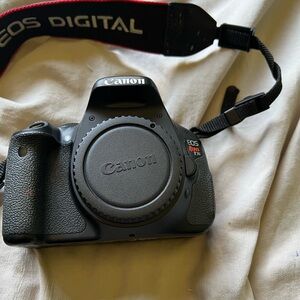 Canon EOS Rebel T3i Black Digital Camera- Body only AS IS